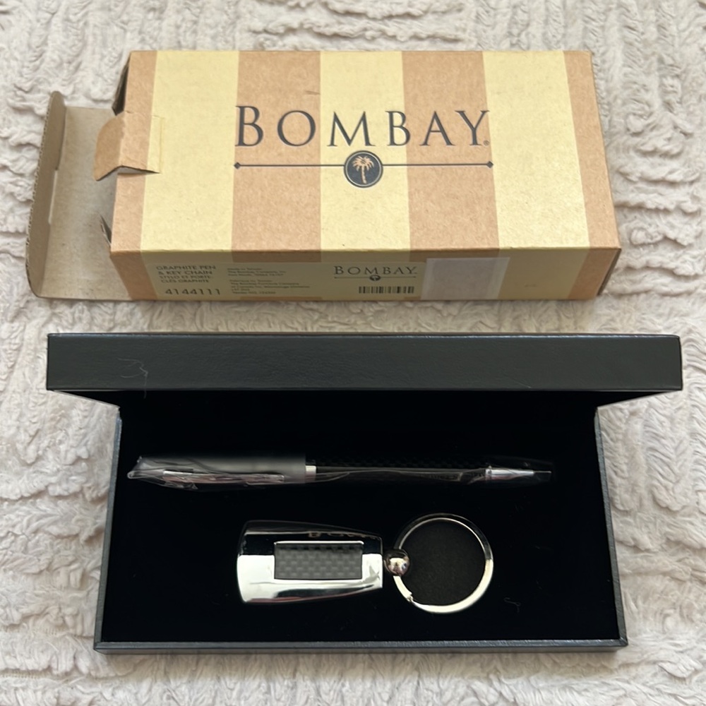 Bombay Company Graphite Pen and Keychain Gift Set Boxed Black Silver Key Fob New